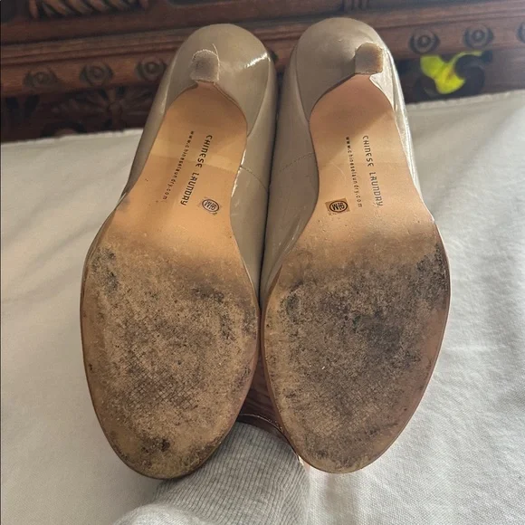 Chinese Laundry Beige Patent Heels - Picture 4 of 4